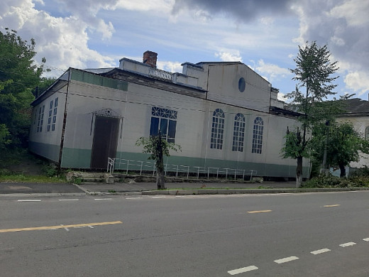 Разрушенные дома в Юрьевце спрятали за баннерами